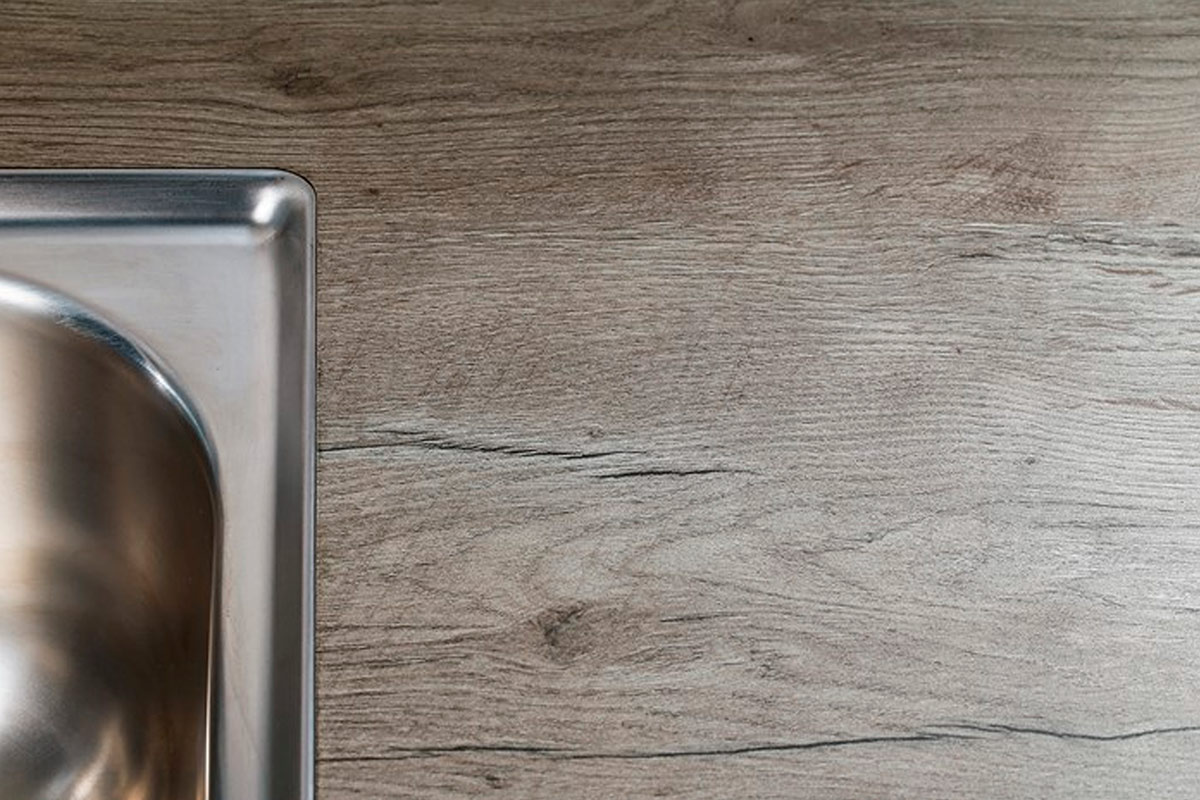 benkeplate laminat kjøkken