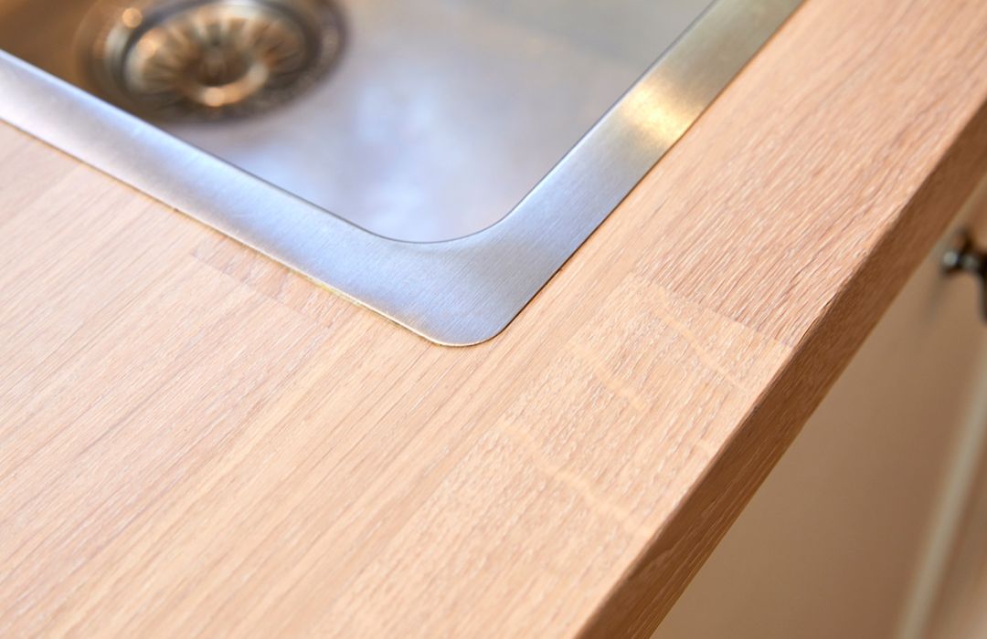 benkeplate heltre detalj